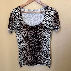 Leopard Cache sweater Size medium